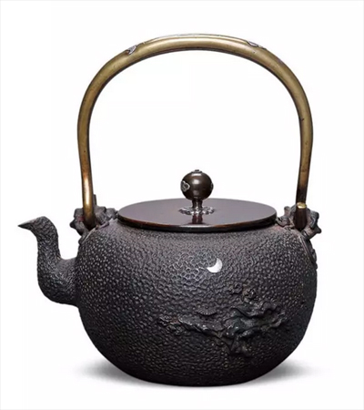 嘉德四季49期精品預(yù)覽 |  《承古容今》專場(chǎng)之日本老鐵壺
