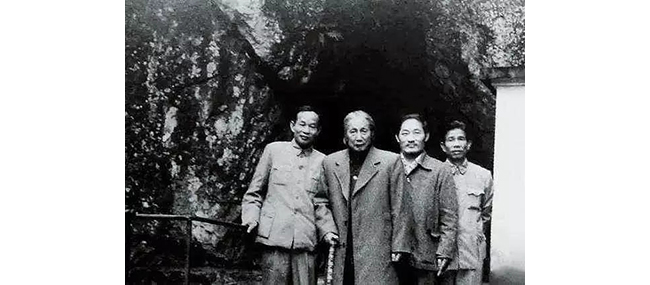 中國嘉德2019春拍精品導(dǎo)覽 | 氤氳沉郁，氣象萬千——陸儼少致劉旦宅《山水冊》