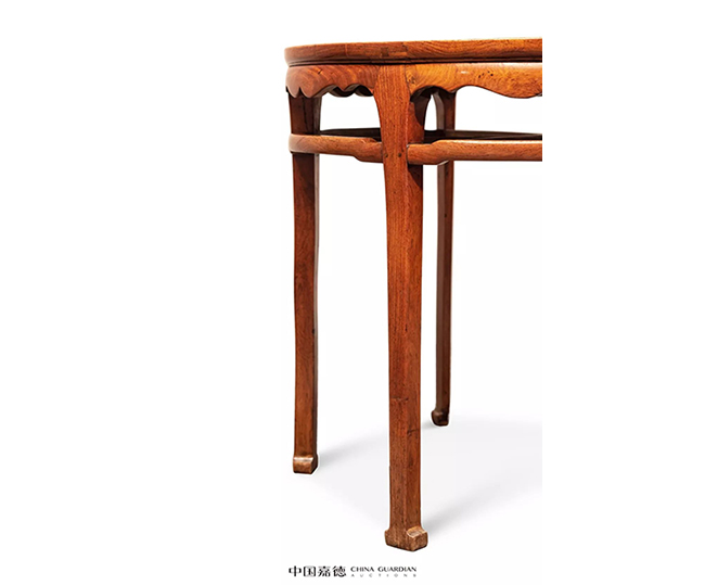 中國(guó)嘉德2019春拍精品導(dǎo)覽 | 兼具宋明風(fēng)格的佳例——黃花梨有束腰半月桌