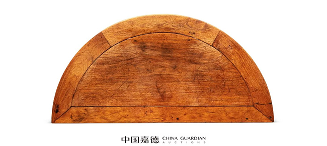 中國(guó)嘉德2019春拍精品導(dǎo)覽 | 兼具宋明風(fēng)格的佳例——黃花梨有束腰半月桌