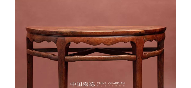 中國(guó)嘉德2019春拍精品導(dǎo)覽 | 兼具宋明風(fēng)格的佳例——黃花梨有束腰半月桌